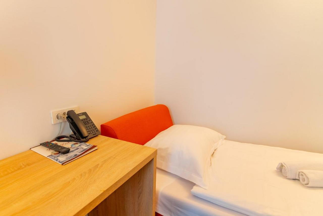 Hotel Park Superior 3* Čakovec Dış mekan fotoğraf