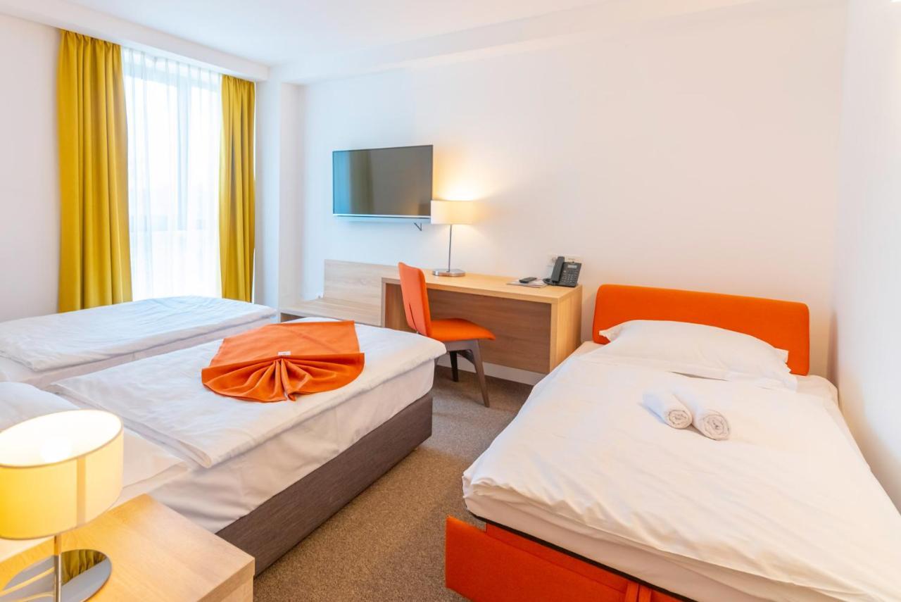Hotel Park Superior 3* Čakovec Dış mekan fotoğraf